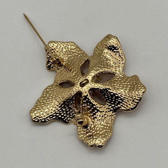 Vintage Poinsettia Brooch Red Enamel and Gold Tone Unmarked, Circa 1990s Festive - Picture 11 of 11